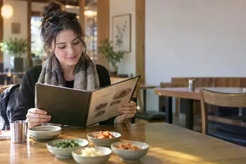 한국 식당에서 당황하지 않는 주문·식사 예절 가이드